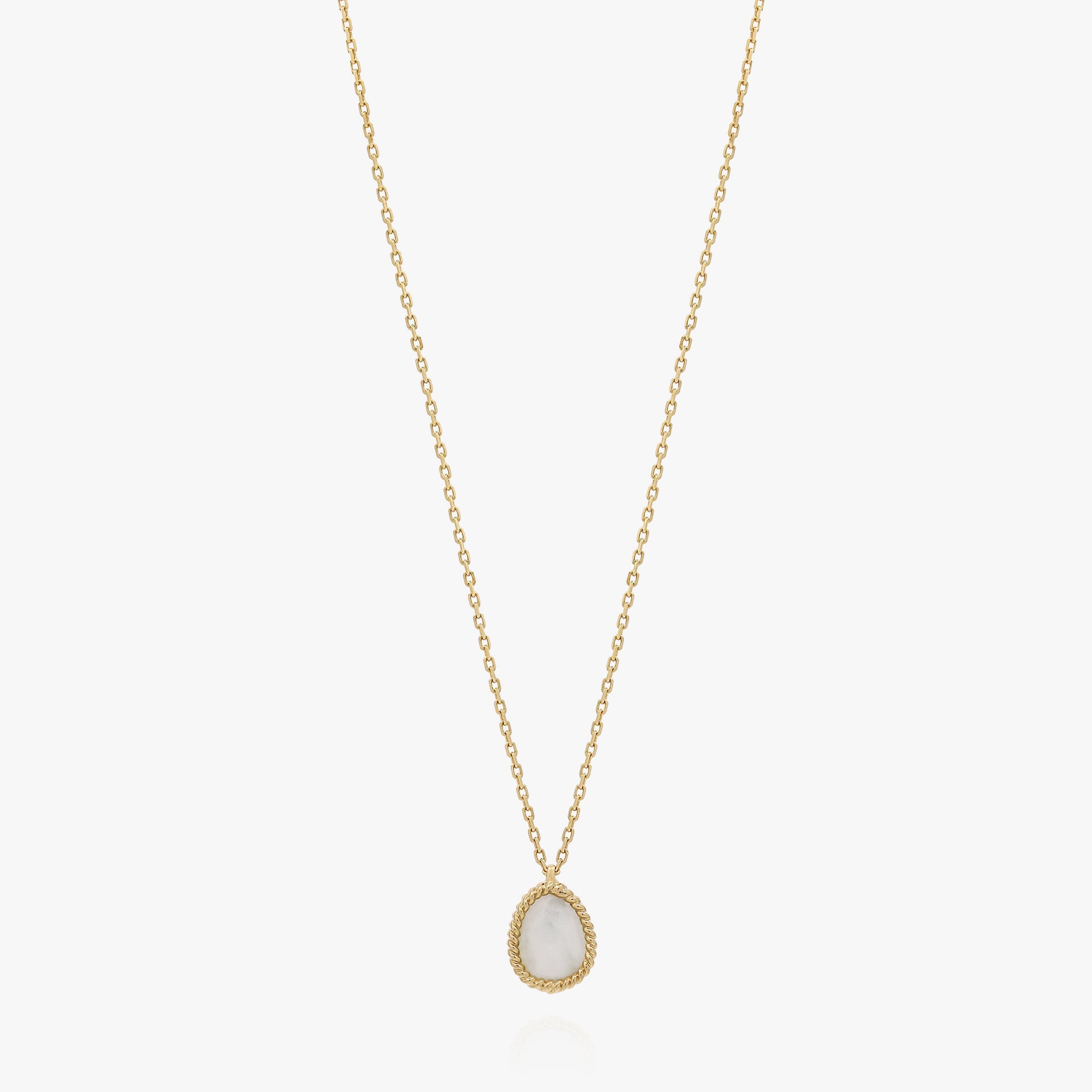 Nina Mariner Necklace In 18 Karat Yellow Gold With Petite Mother Of Pearl Stone